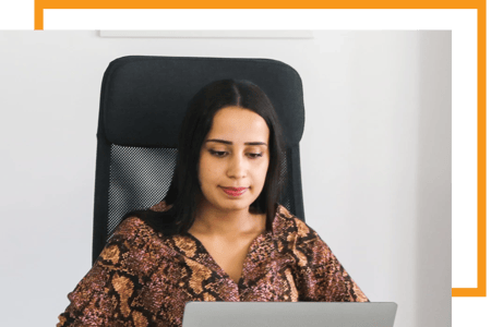 Fullstack Developer pracujący nad narzędziem testowym klienta wykorzystującym Java Swing