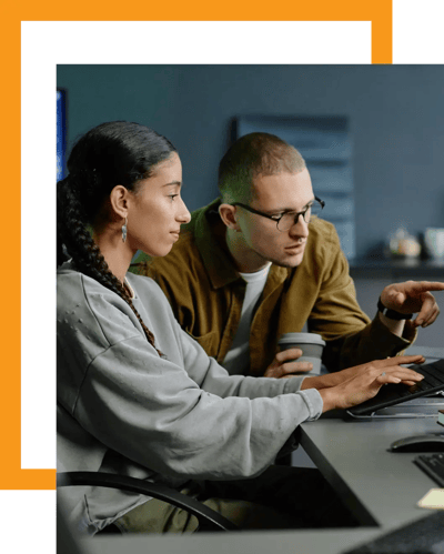 Programiści Nearshore React pracujący nad projektem klienta