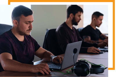 Zespół Agile Masters pracujący w biurze klienta