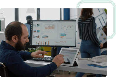 Analityk biznesowy act digital projektujący historie użytkowników