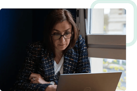 Scrum Master na codziennym spotkaniu projektowym Santander