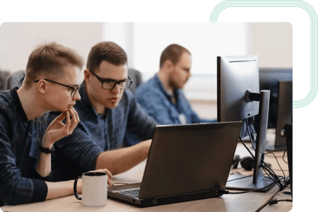 Front-end Developerzy pracujący nad nowymi interfejsami użytkownika