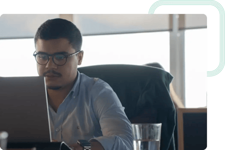 Front-end developer pracujący z React JS