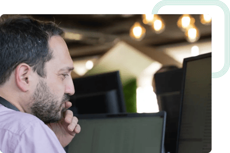 Web Developer pracujący nad UX aplikacji