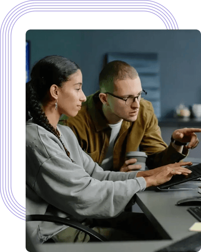 Programiści Nearshore React pracujący nad projektem klienta